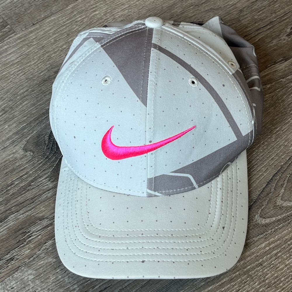 Nike Golf Classic99 Dri-FIT Hat White Grey Pink Geometric Adjustable Cap